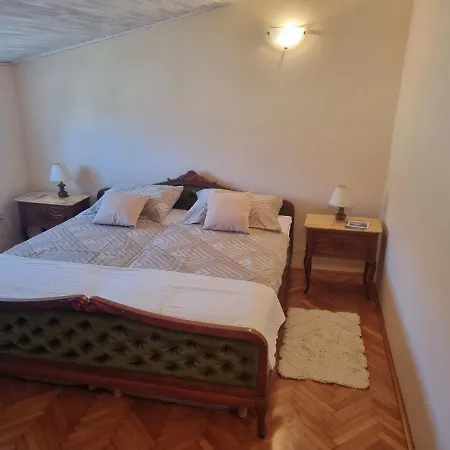 Greenview With Parking Apartman